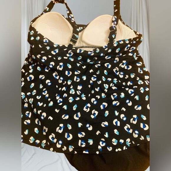 Croft & Barrow One piece Swimsuit - Picture 4 of 10